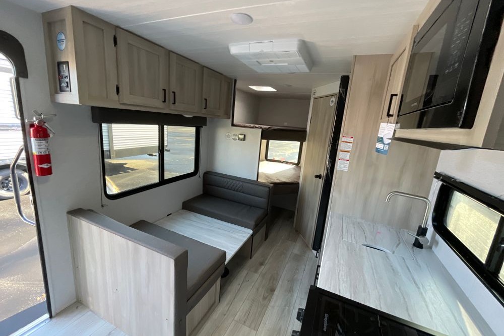 SILVER LAKE LE 17BHLE Travel Trailer