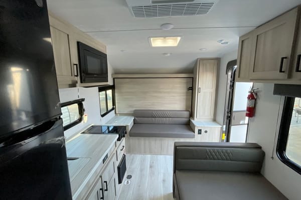 SILVER LAKE LE 17BHLE Travel Trailer