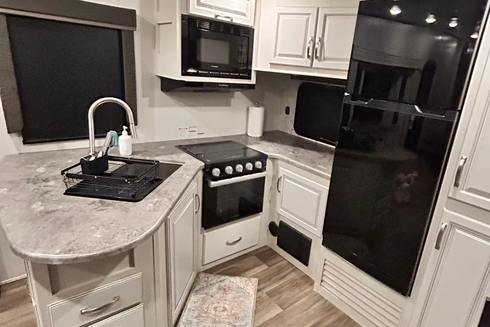 Spacious Keystone 5th Wheel