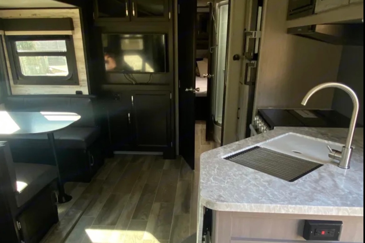 2021 Jayco Jay Feather Kid Approved Camper