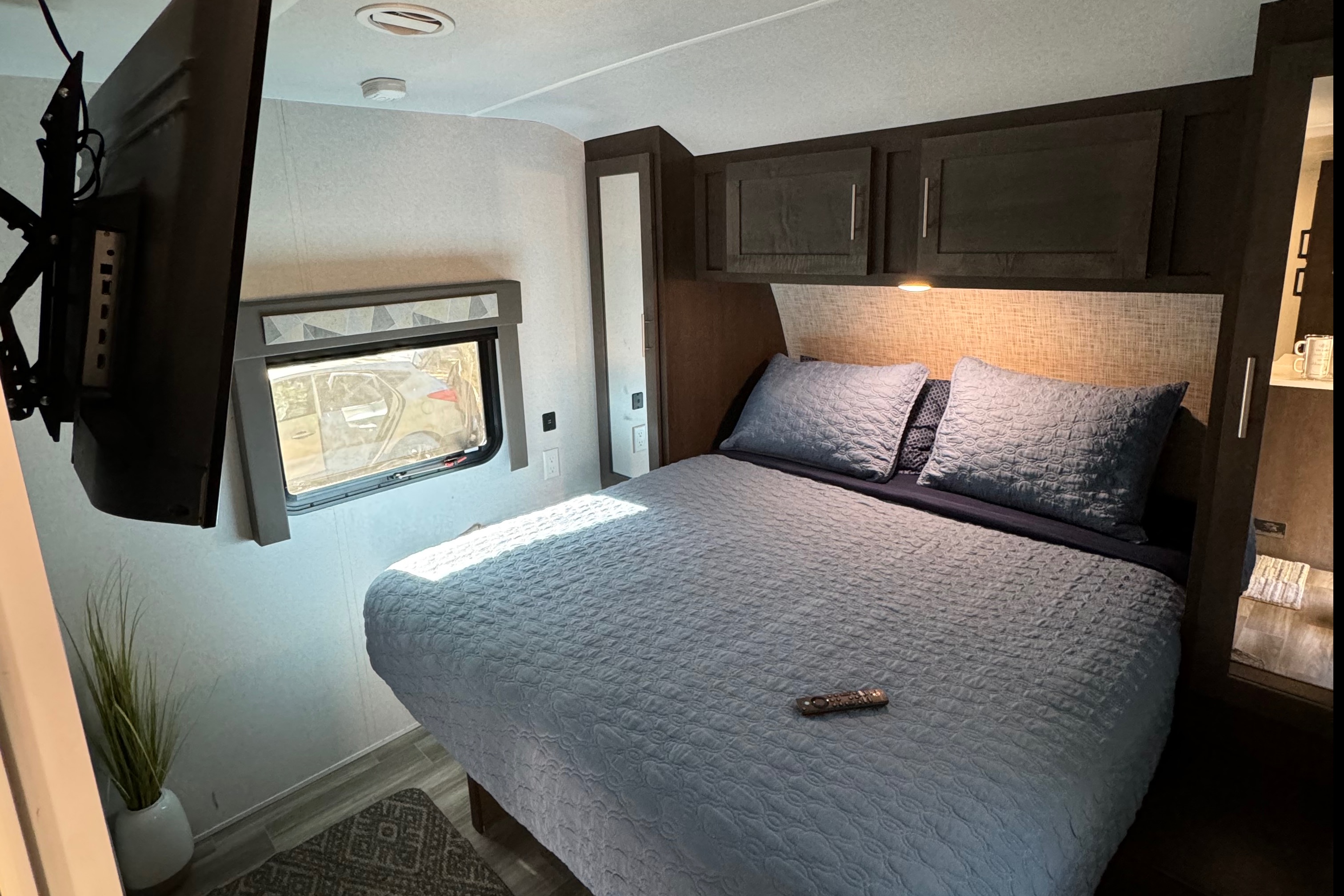 Your next getaway! Forest River Wildwood 30 footer with slideout!