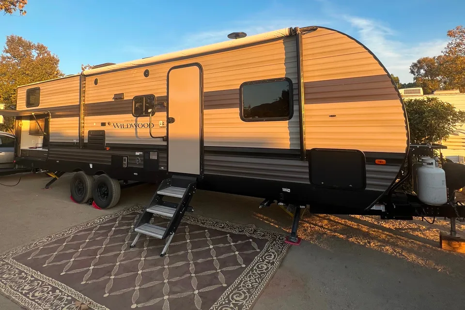 Your next getaway! Forest River Wildwood 30 footer with slideout!