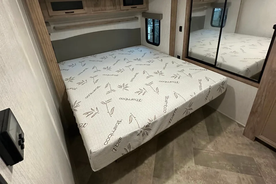 Sleeps 6 - New 2022 Travel Trailer Palomino