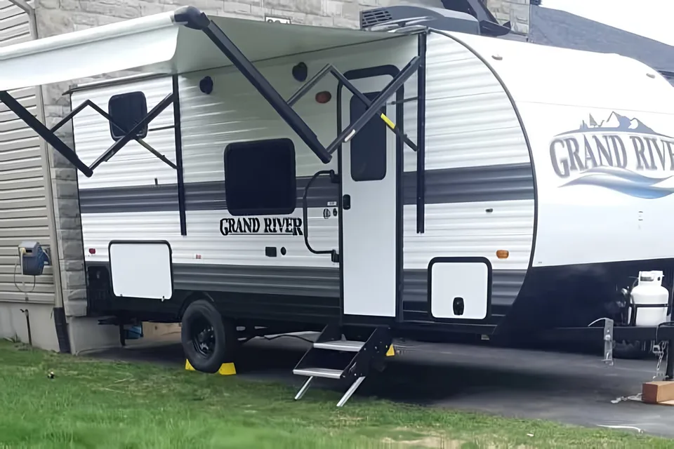 Gulf Stream Grand river 22 foot Travel Trailer