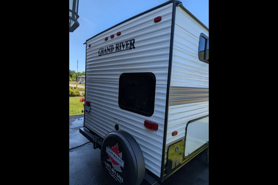 Gulf Stream Grand river 22 foot Travel Trailer