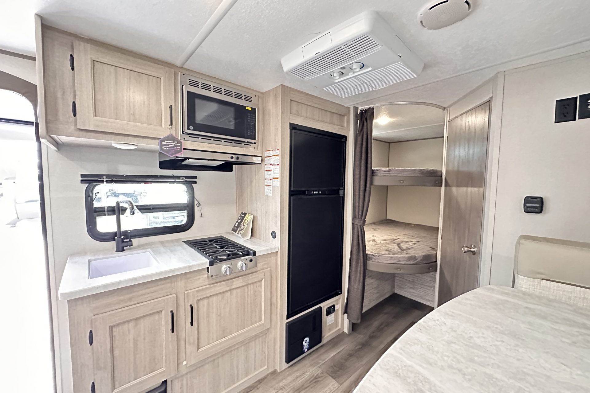 EC's Coachmen Catalina 184BHS Travel Trailer