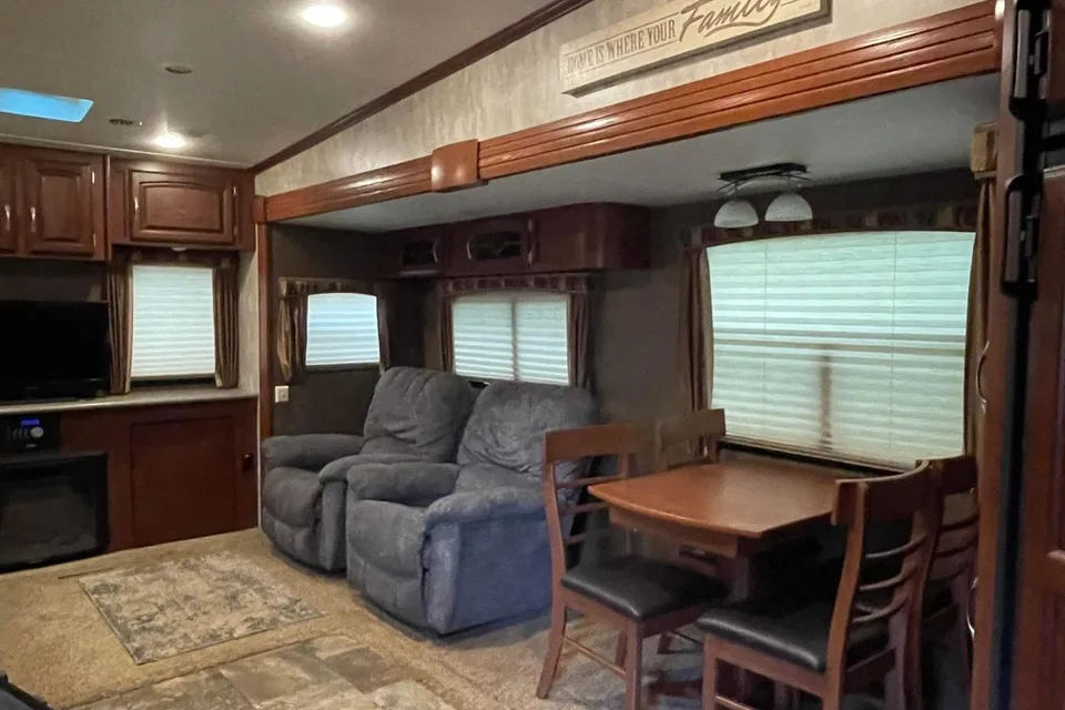 Eric And Christa's Winnebago Lite 5 Fifth Wheel
