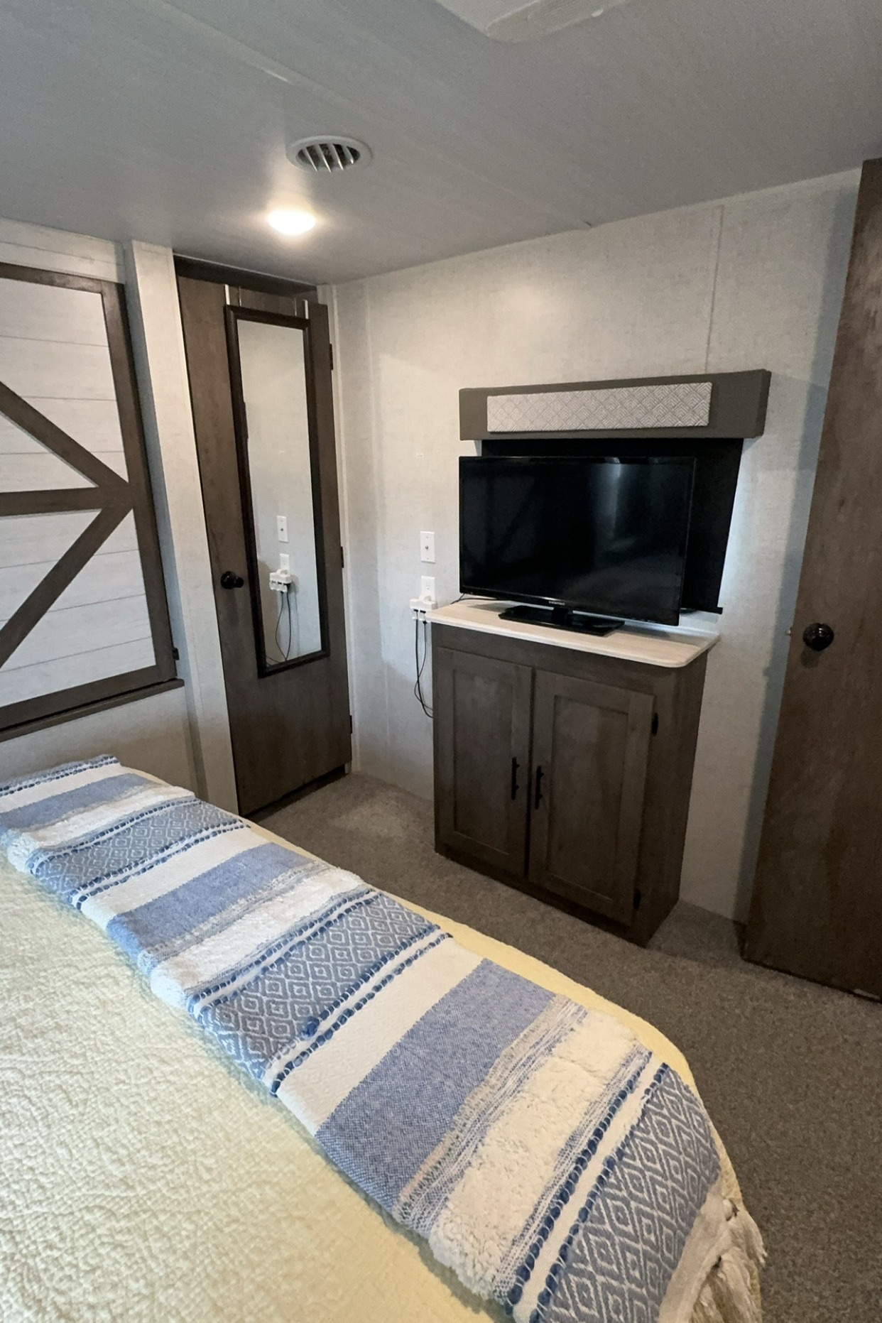 Vacation Vibes RV Cottage/ Pools + Family Fun