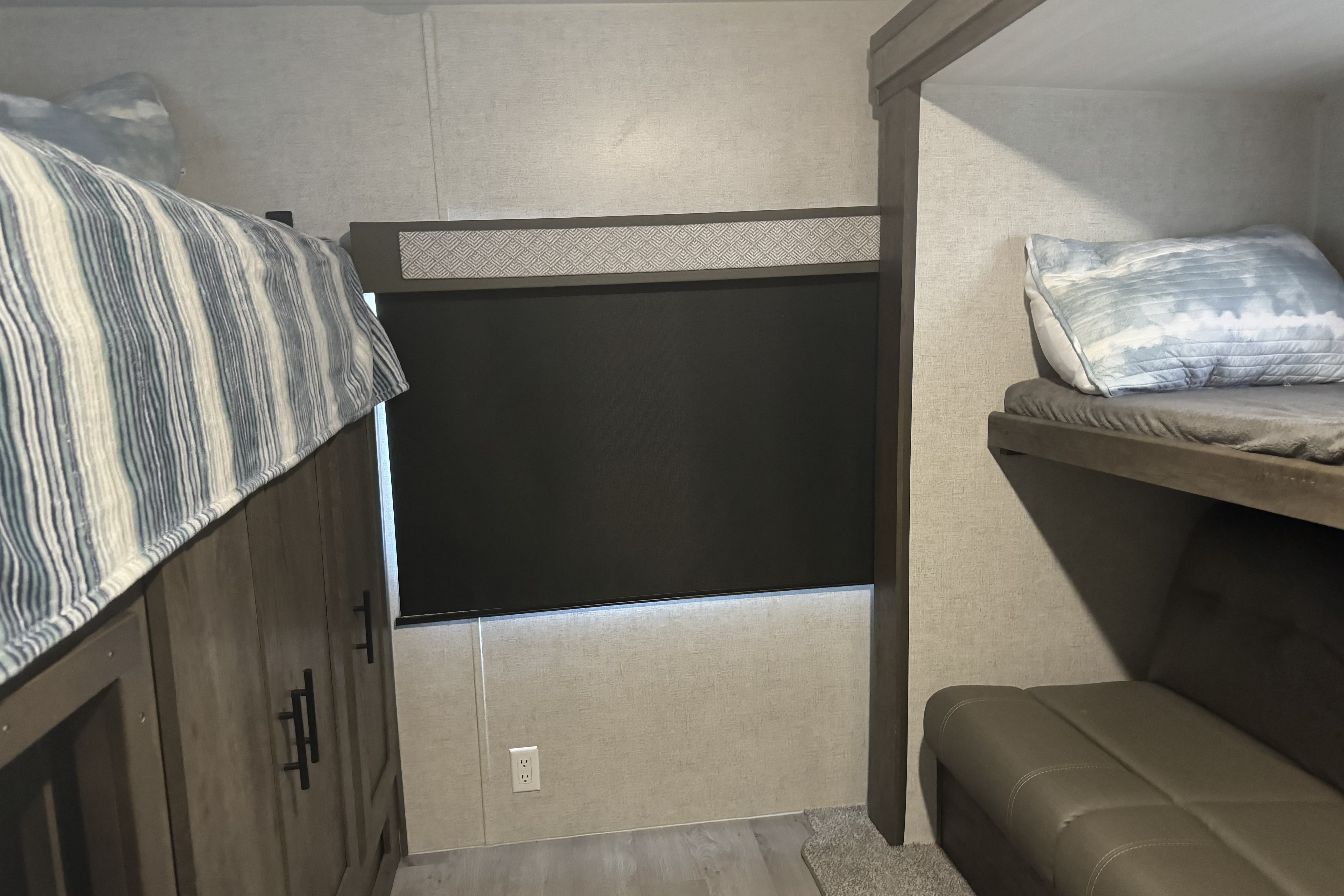 Vacation Vibes RV Cottage/ Pools + Family Fun