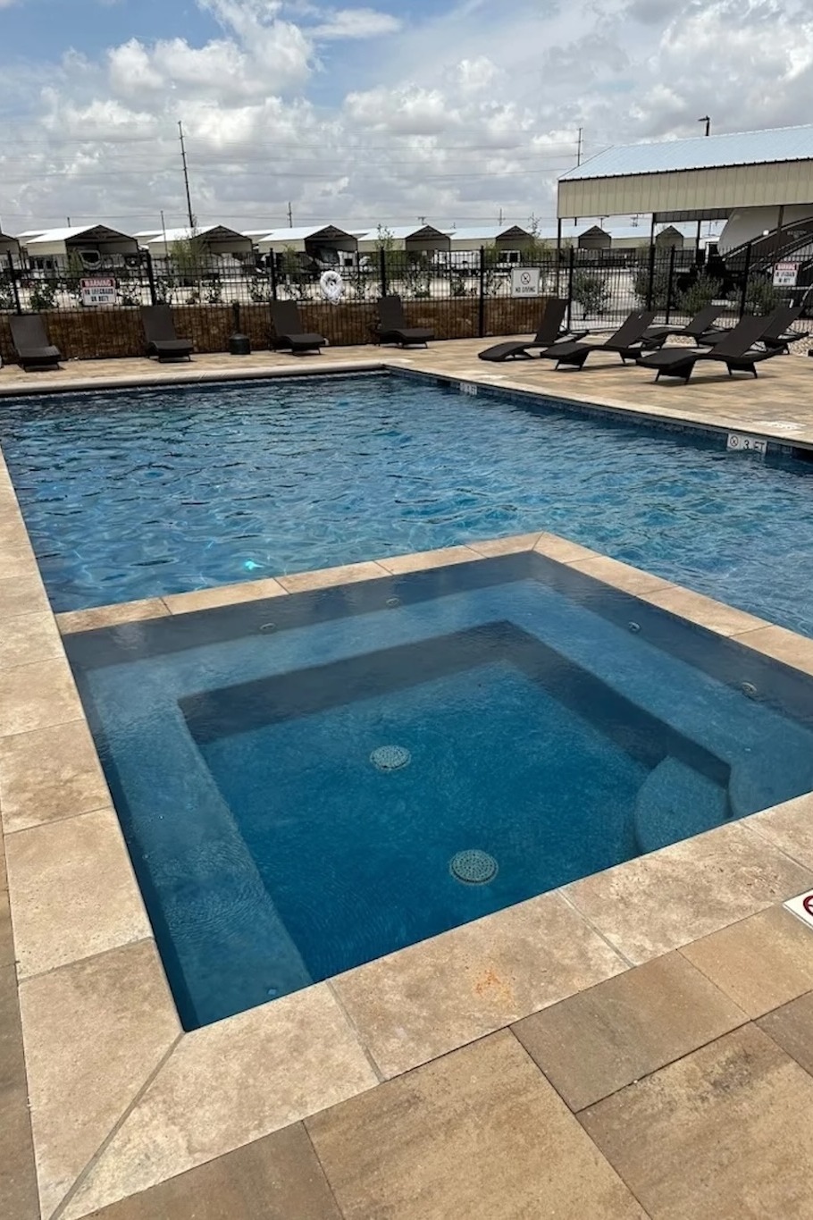 Vacation Vibes RV Cottage/ Pools + Family Fun