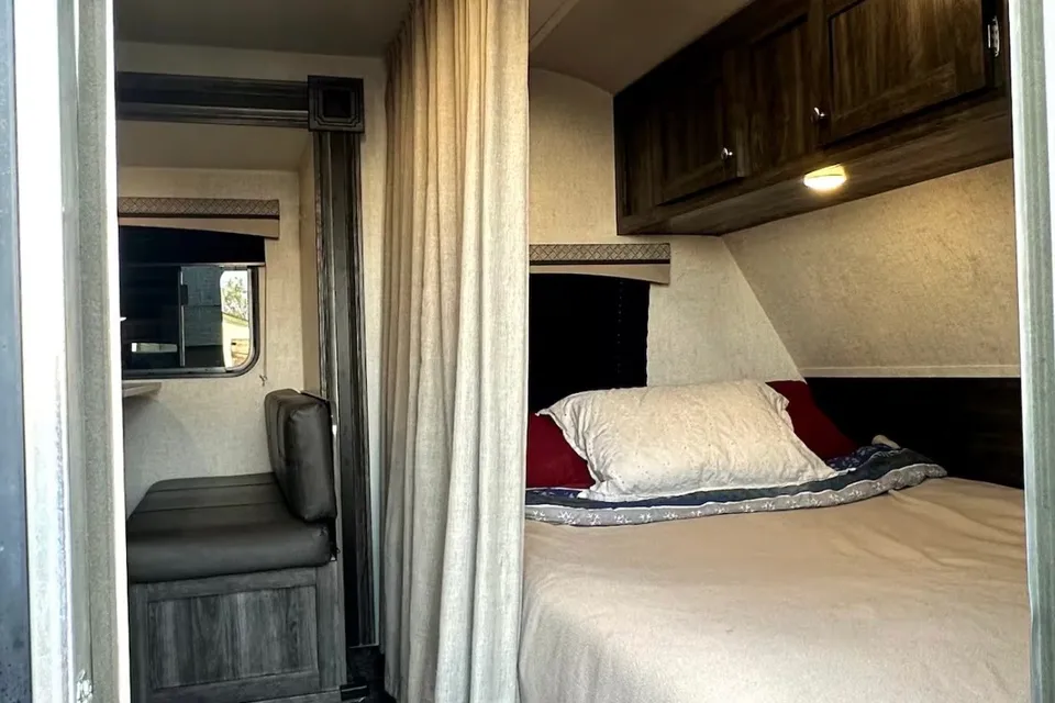 Marcy's Starcraft Autumn ridge Travel Trailer