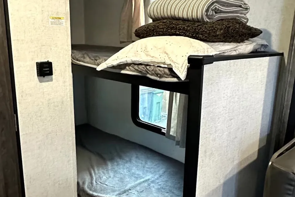 Marcy's Starcraft Autumn ridge Travel Trailer