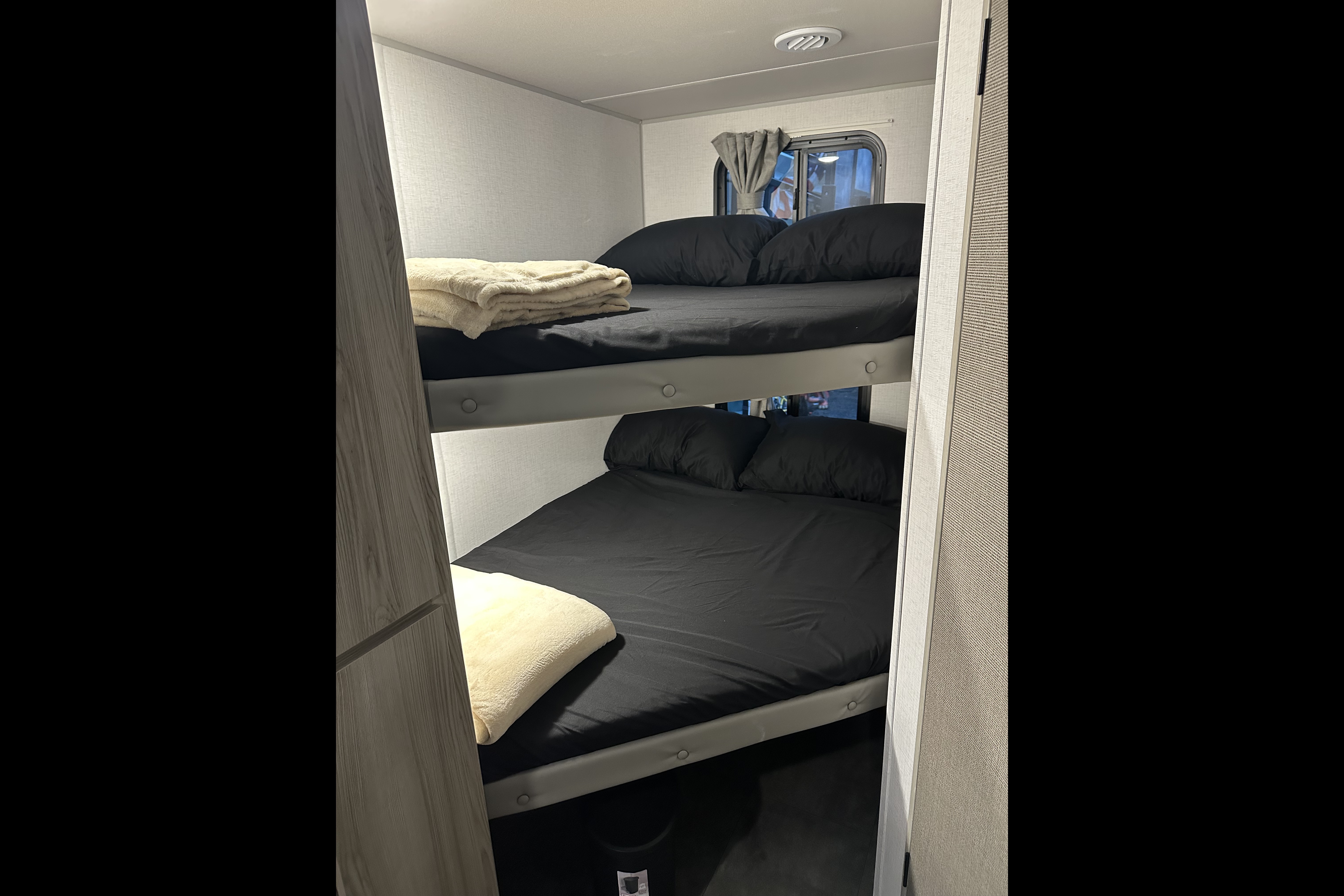 Krystal's Forest River 266BHLE Travel Trailer
