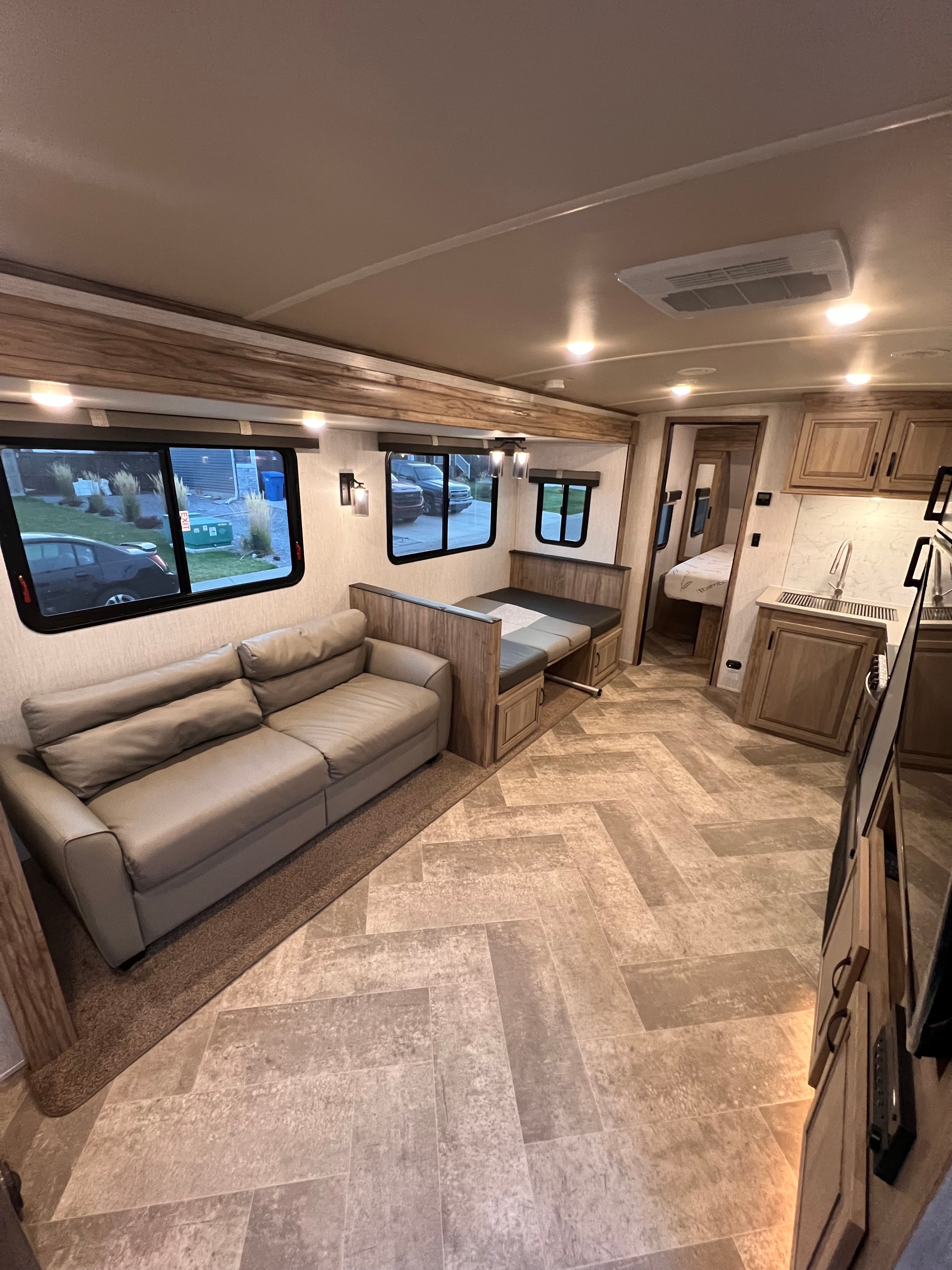 Shayne 's Palomino Solaire 258rbs Travel Trailer