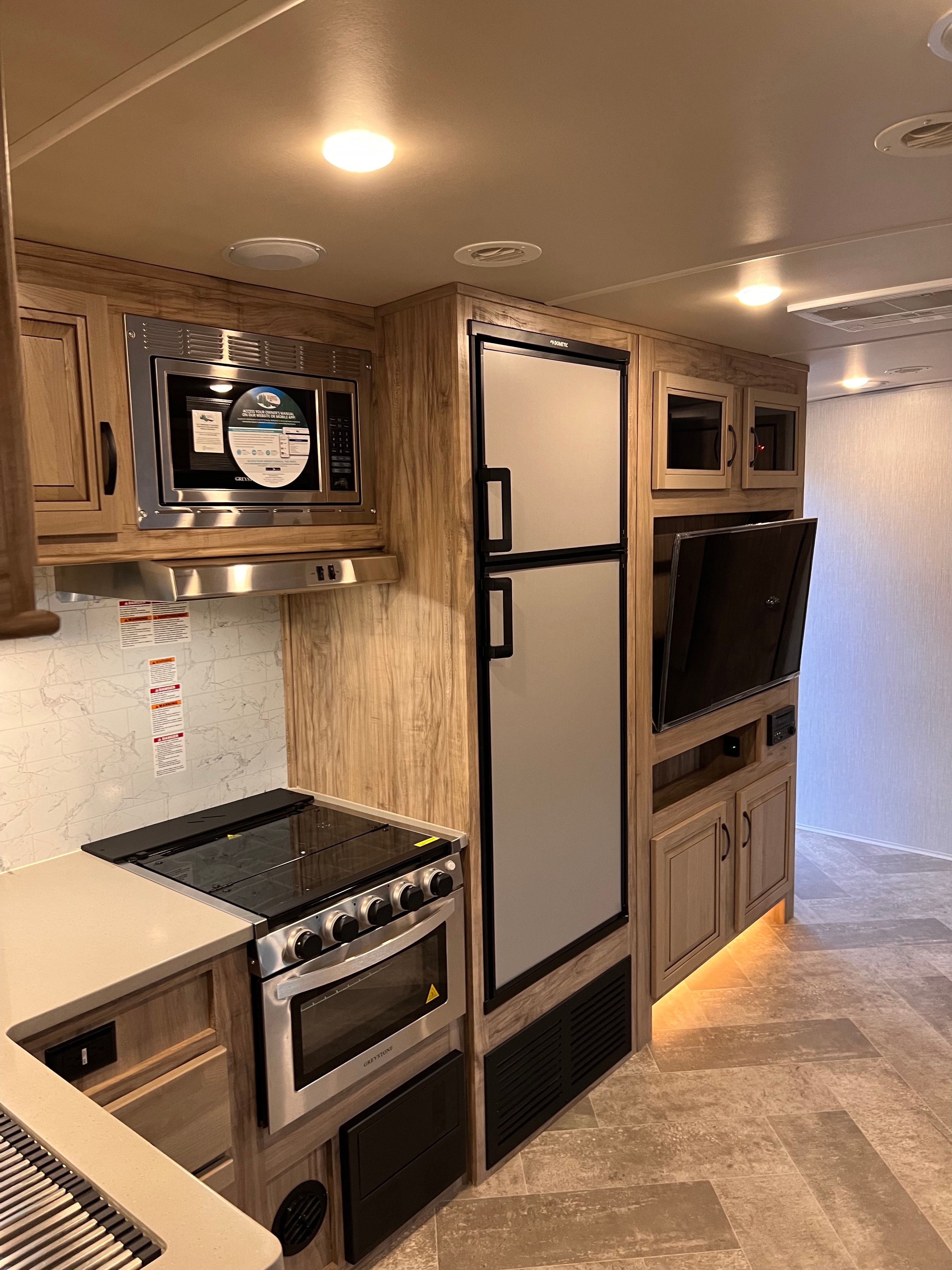 Shayne 's Palomino Solaire 258rbs Travel Trailer