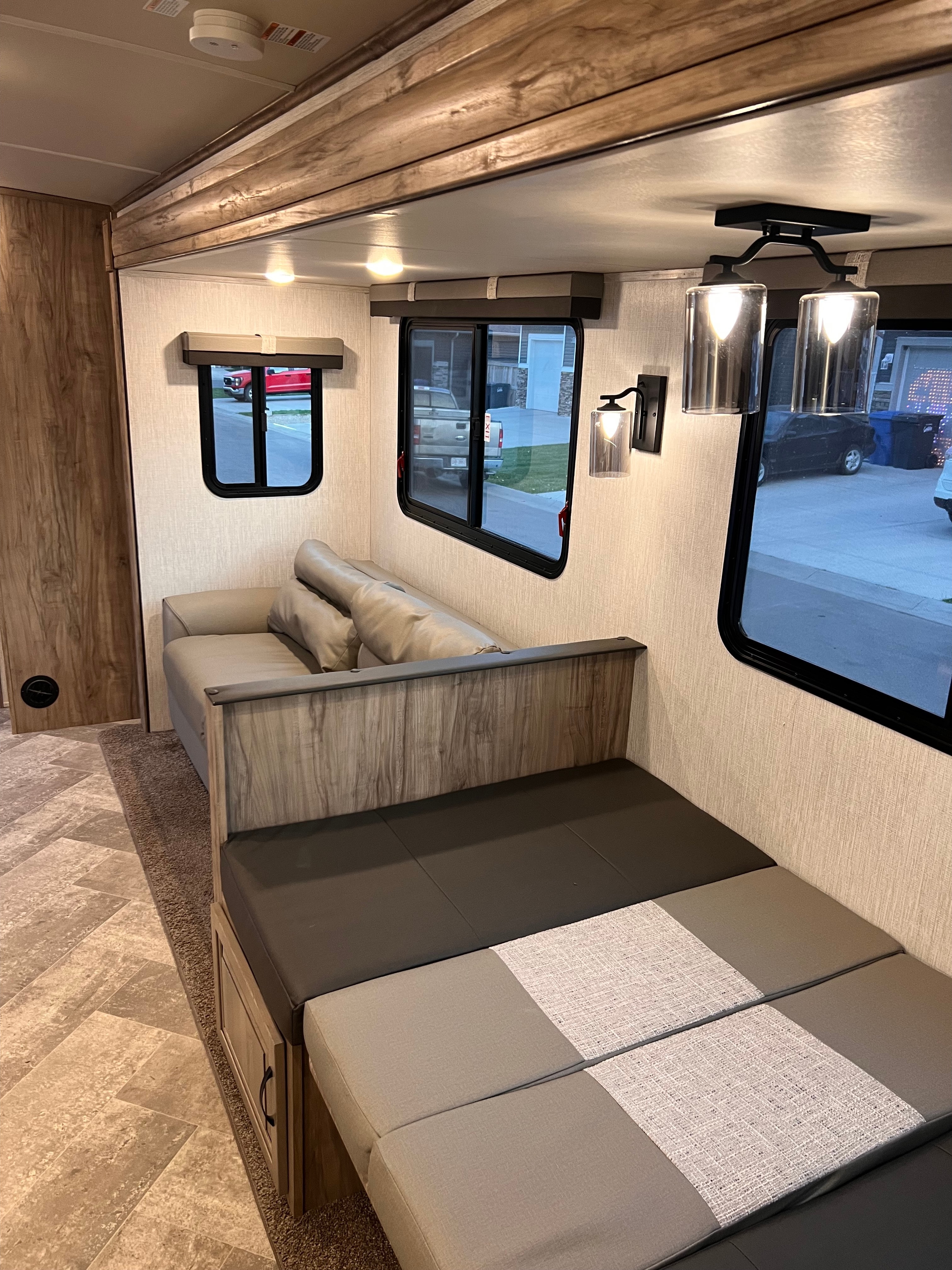 Shayne 's Palomino Solaire 258rbs Travel Trailer