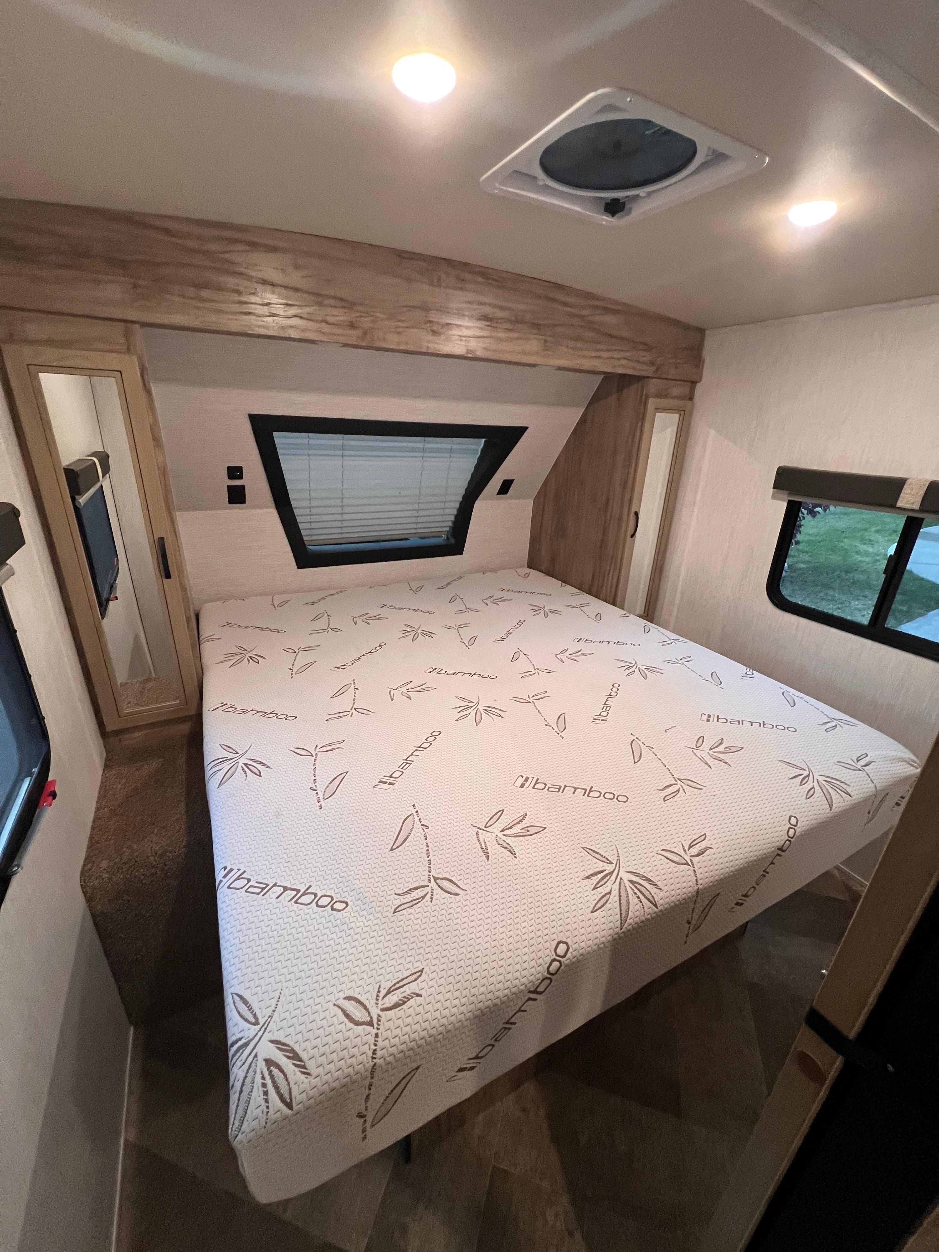 Shayne 's Palomino Solaire 258rbs Travel Trailer