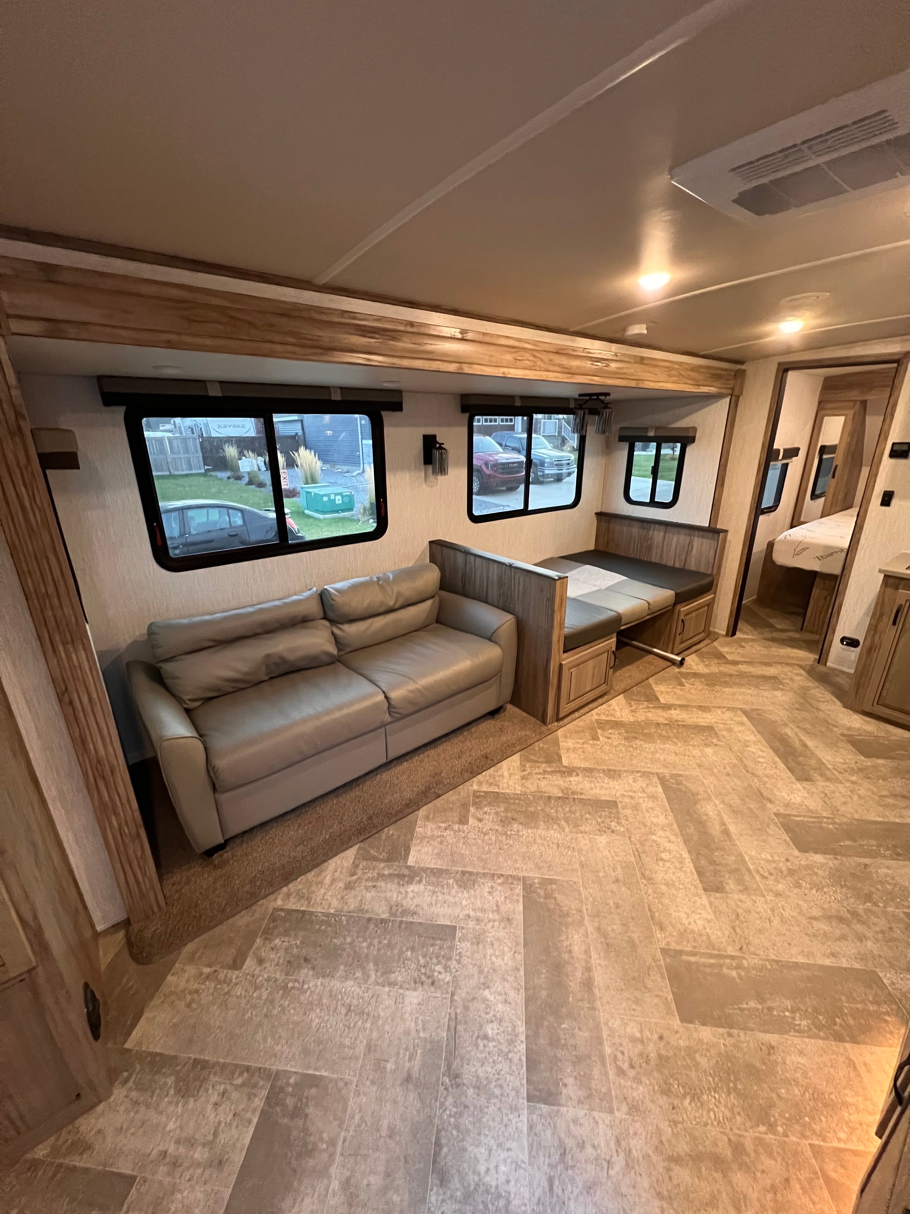 Shayne 's Palomino Solaire 258rbs Travel Trailer