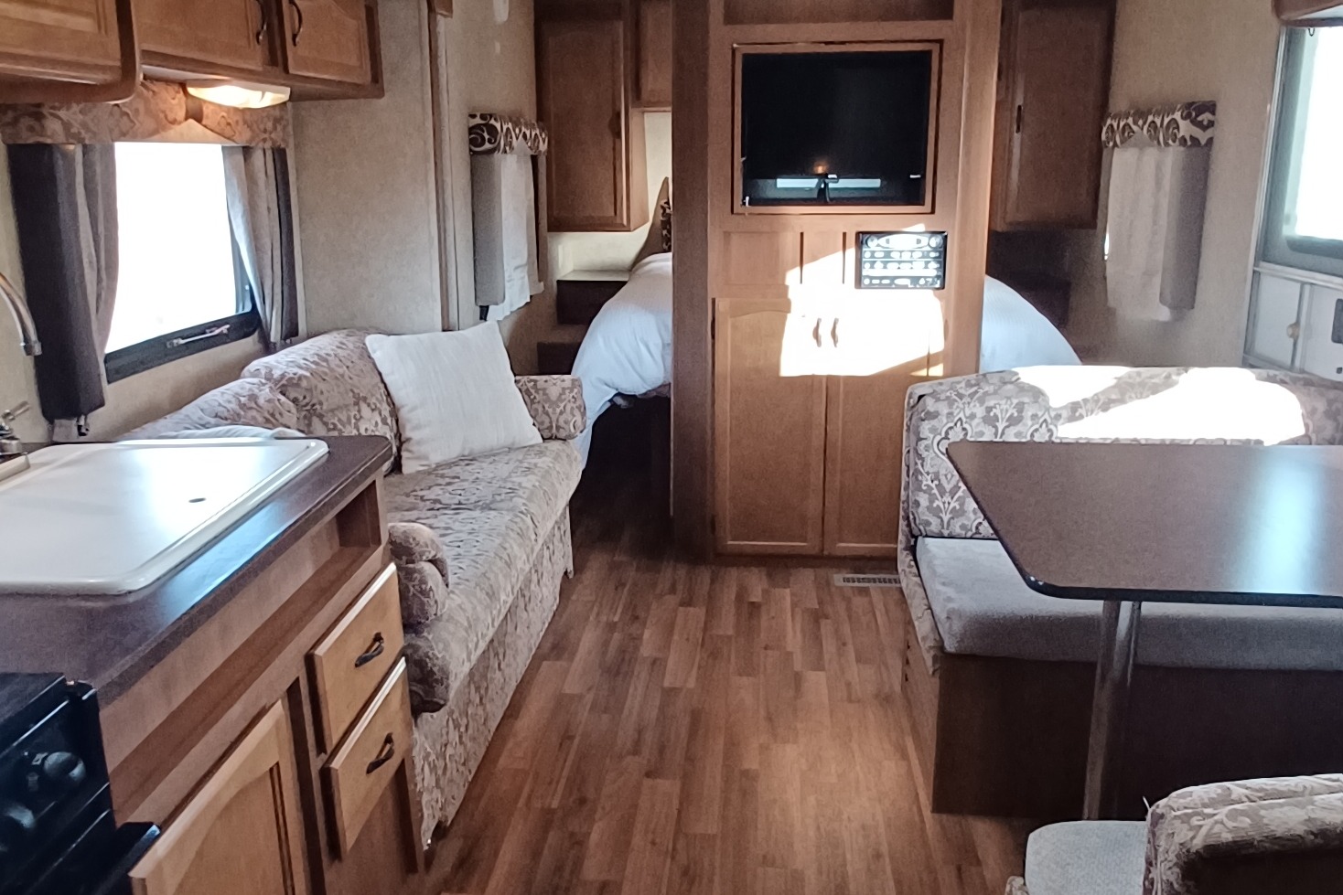 Mojave Mesa Rentals Travel Trailer