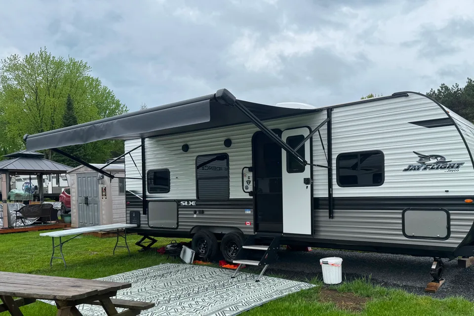 André and Jhona’s Jayco Jayflight 260BH 28 Travel Trailer
