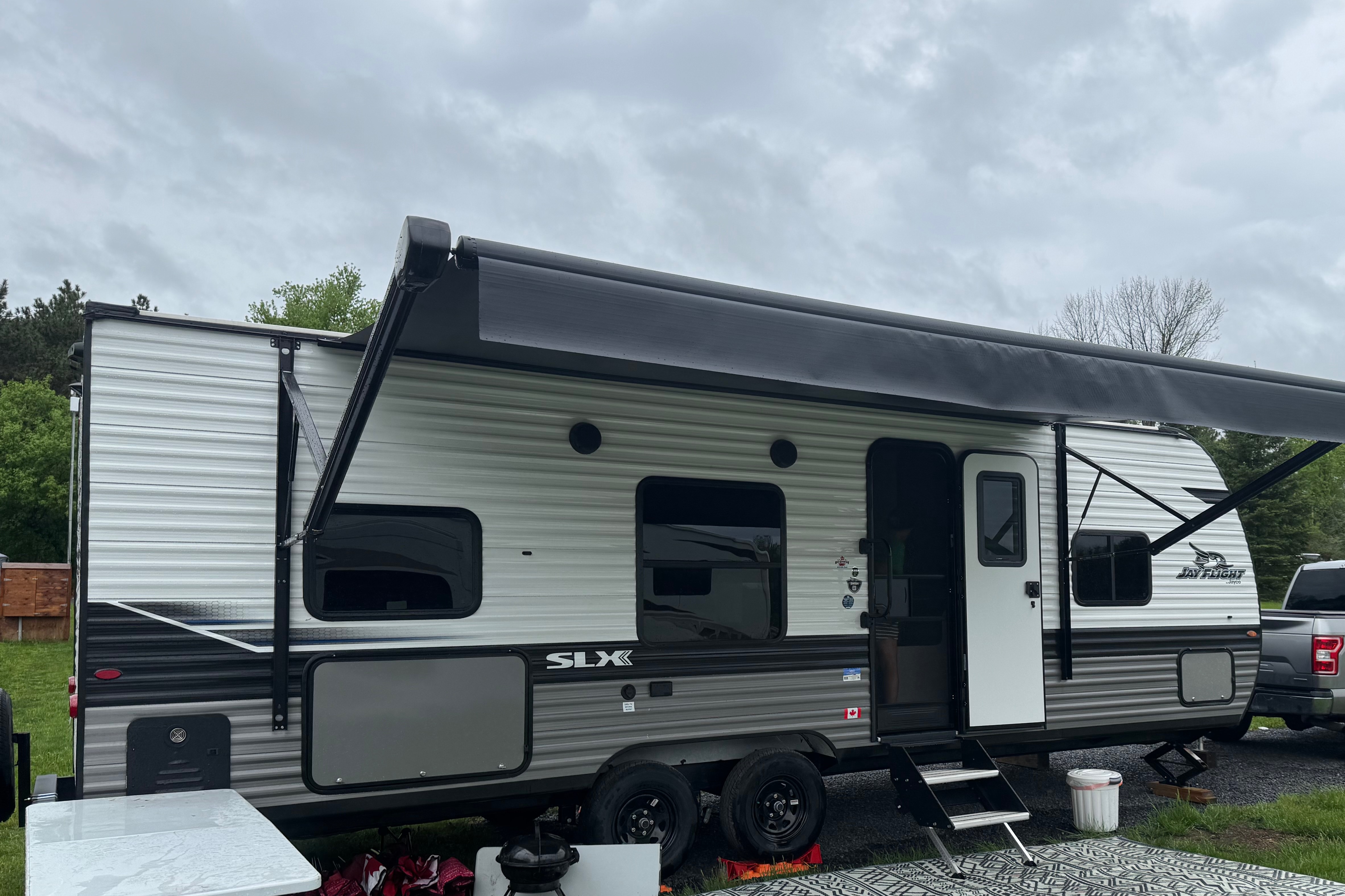 André and Jhona’s Jayco Jayflight 260BH 28 Travel Trailer