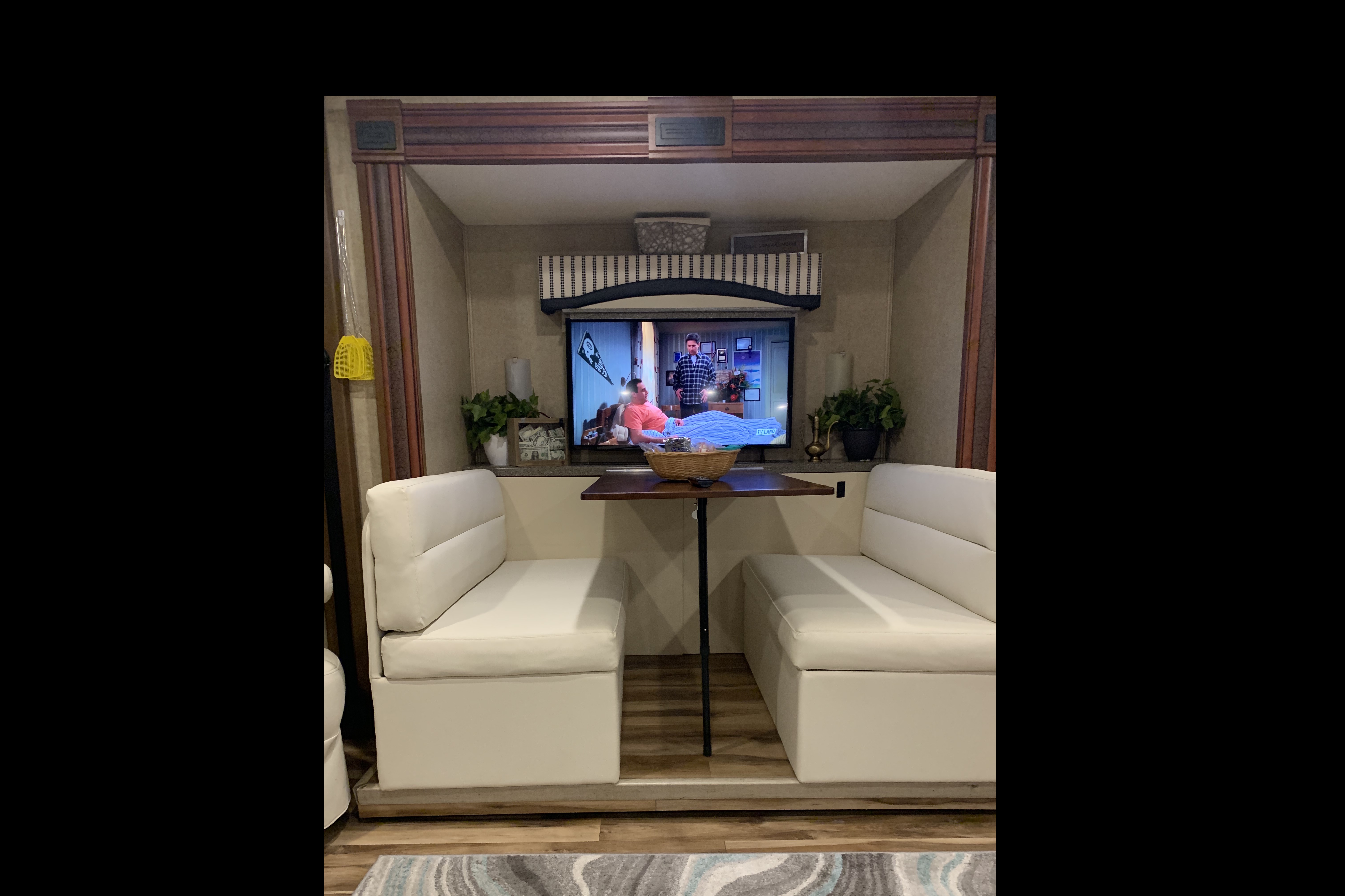 vic's Jayco Precept Class A
