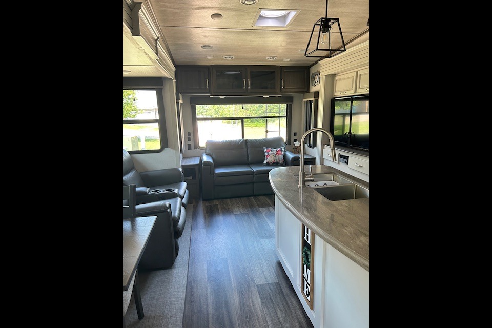 Lisa's Keystone Cougar Fifth Wheel