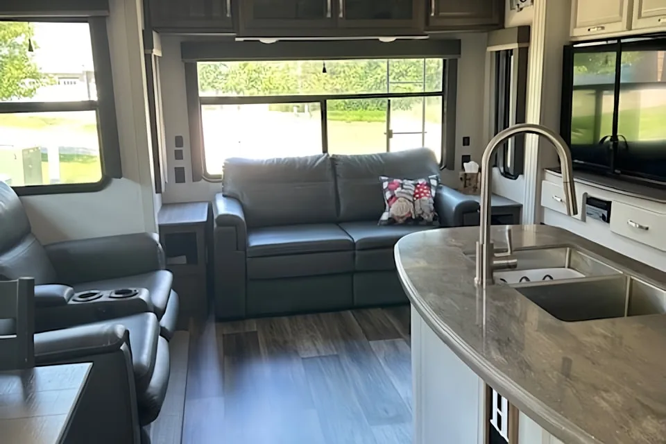Lisa's Keystone Cougar Fifth Wheel
