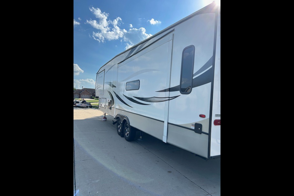 Lisa's Keystone Cougar Fifth Wheel
