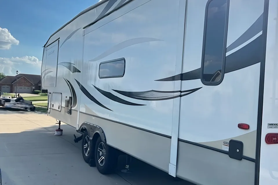 Lisa's Keystone Cougar Fifth Wheel