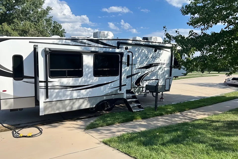 Lisa's Keystone Cougar Fifth Wheel