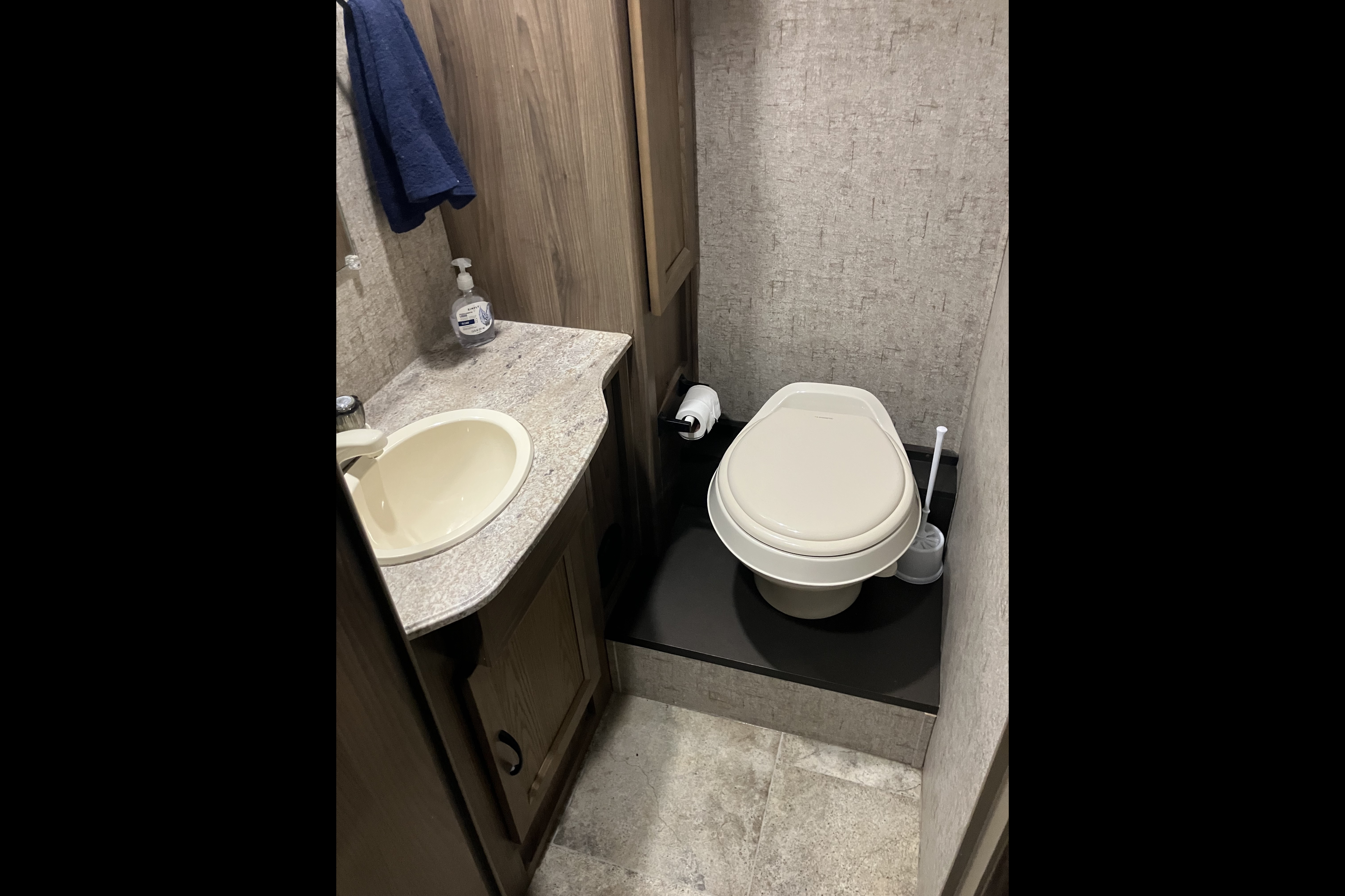 Family RV + Free E-Bike! 2017 Coachmen 27QB