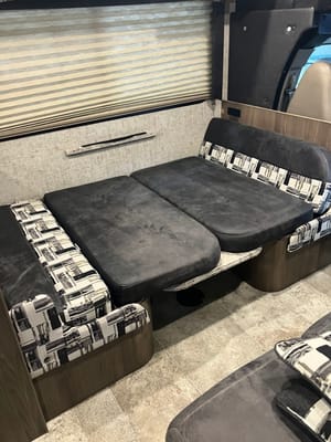 Family RV + Free E-Bike! 2017 Coachmen 27QB