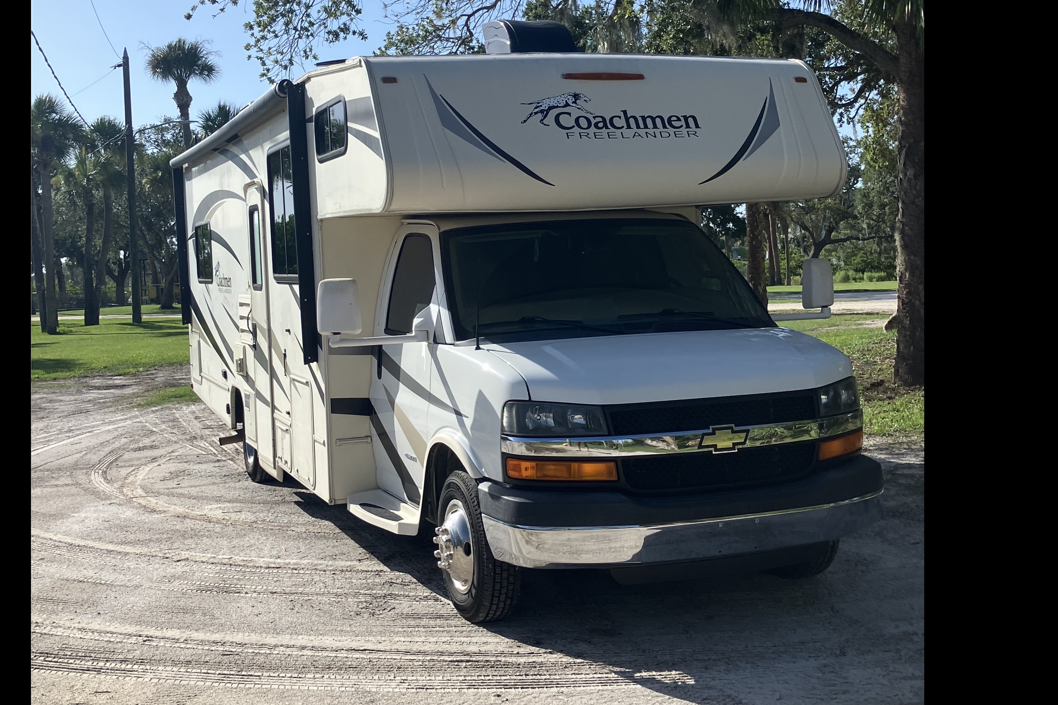 Family RV + Free E-Bike! 2017 Coachmen 27QB