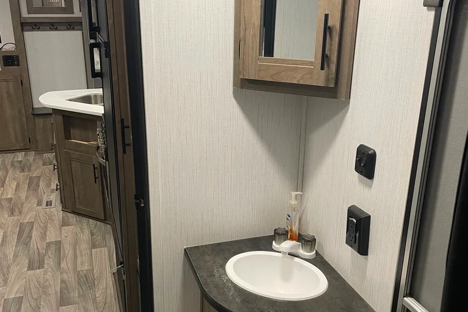 Timmy's Heartland Pioneer 270 bhs Travel Trailer