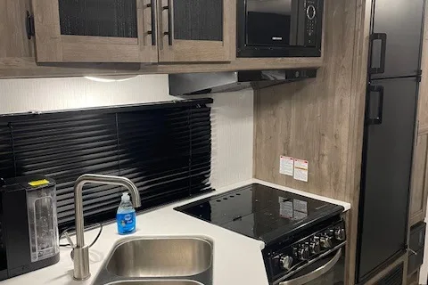 Timmy's Heartland Pioneer 270 bhs Travel Trailer