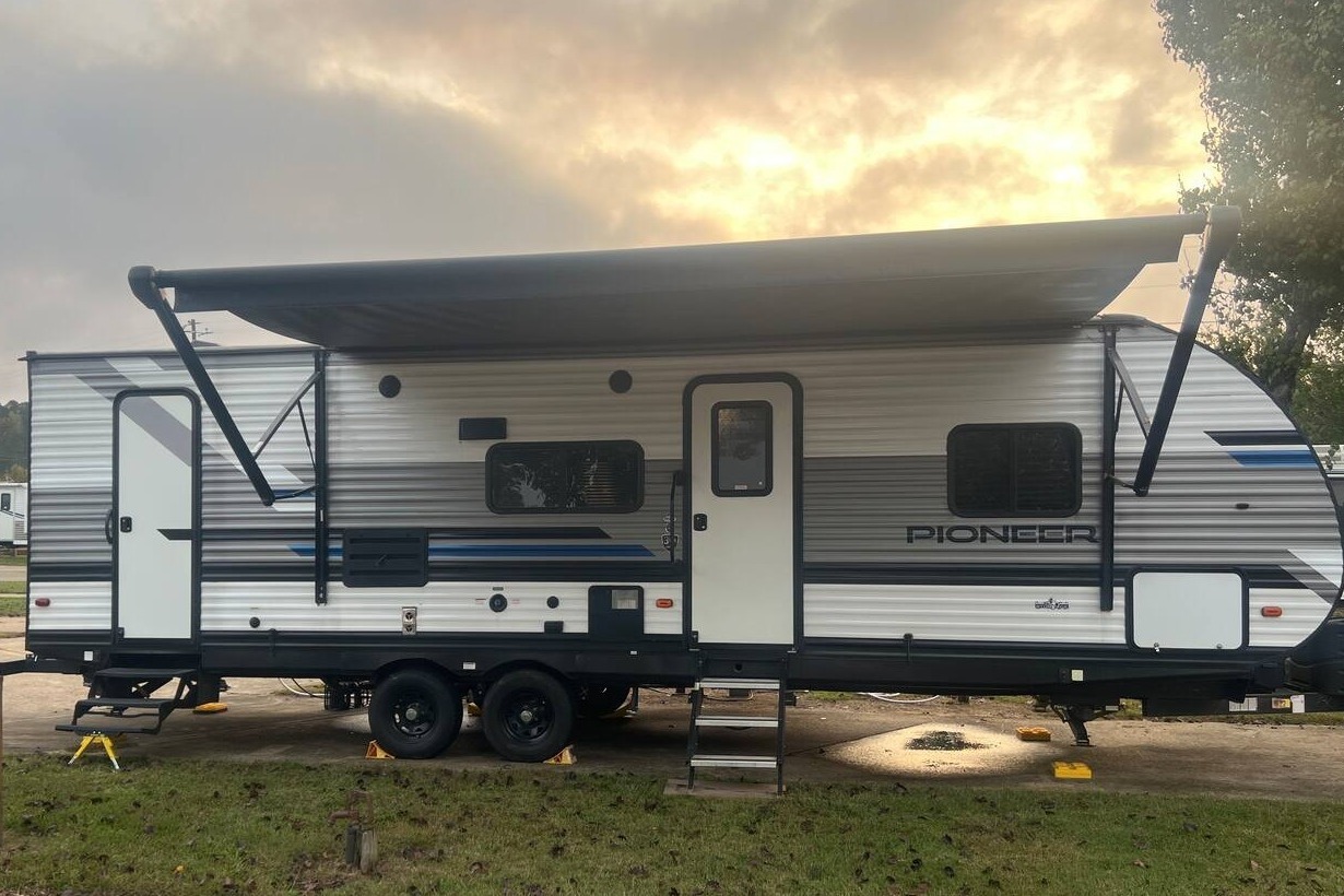Timmy's Heartland Pioneer 270 bhs Travel Trailer