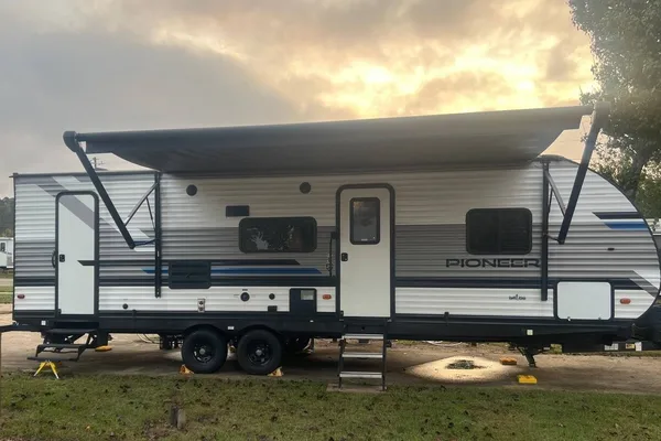 Timmy's Heartland Pioneer 270 bhs Travel Trailer