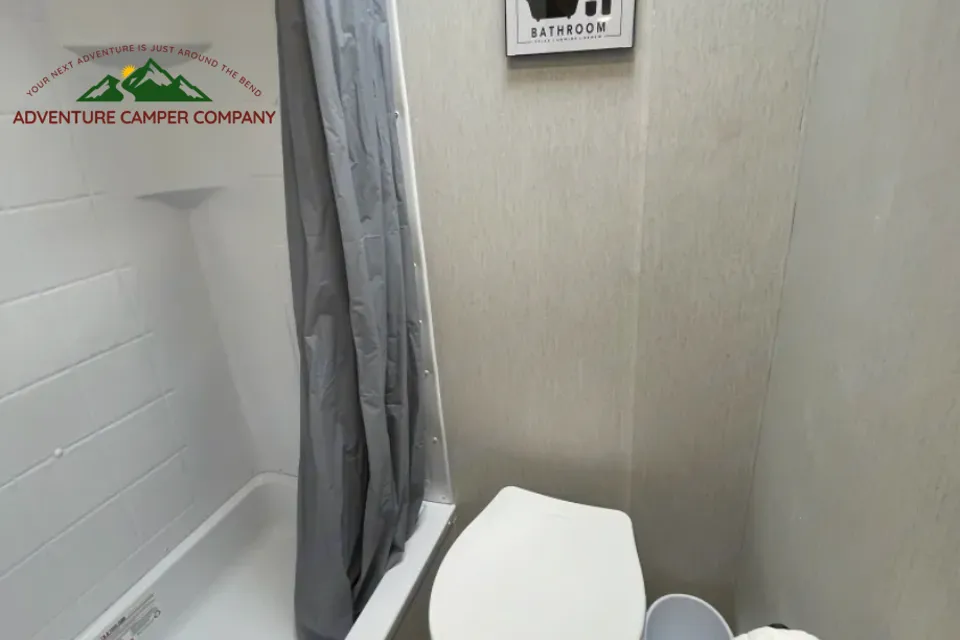 Skyview Voyager sleeps 5 pet friendly!