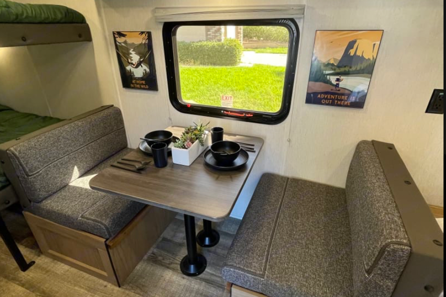 Skyview Voyager sleeps 5 pet friendly!