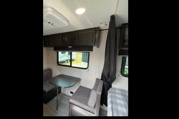 Lifestyle Living Rentals Jayco Jay Flight SLX7 174BH Travel Trailer