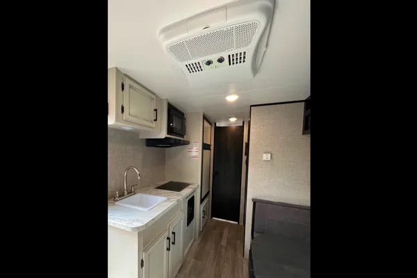 Lifestyle Living Rentals Jayco Jay Flight SLX7 174BH Travel Trailer