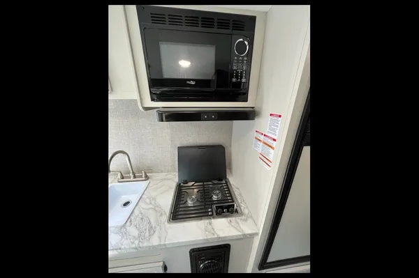 Lifestyle Living Rentals Jayco Jay Flight SLX7 174BH Travel Trailer