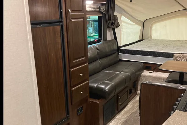 The Trailer Guy Palomino Solarie 163x