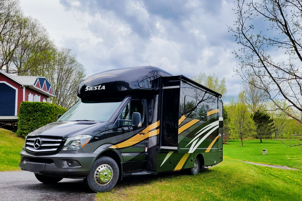Sofia Thor Motor Coach Siesta Classe C