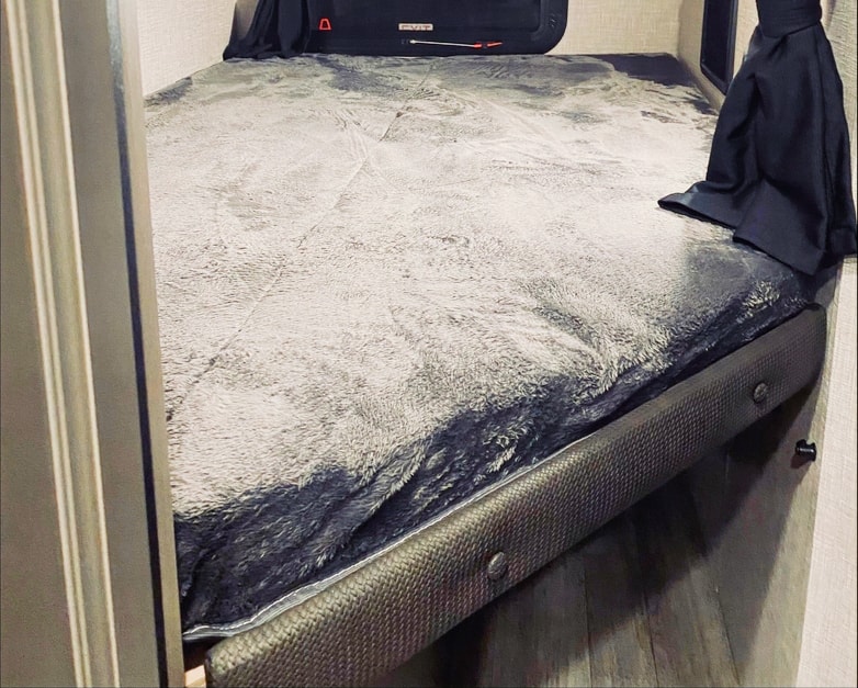 Cora and Trav’s Jayco Jay Feather 199mbs Travel Trailer AKA: Rig E Smalls 