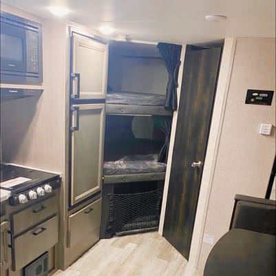 Cora and Trav’s Jayco Jay Feather 199mbs Travel Trailer AKA: Rig E Smalls