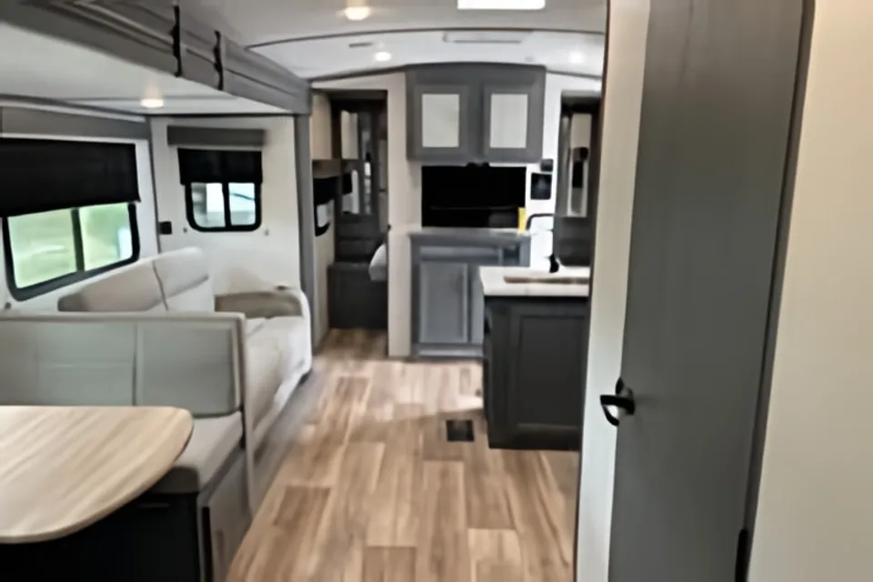 michael's Keystone 2840qrb Travel Trailer