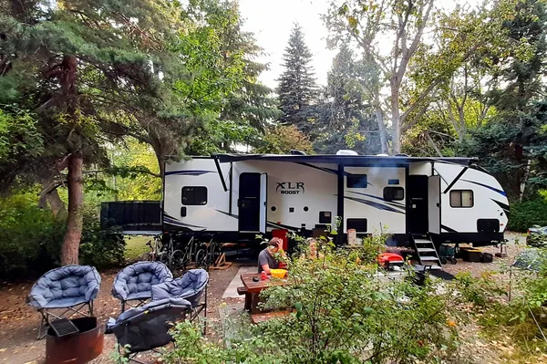 Your RV Home Away from Home *Delivery only*