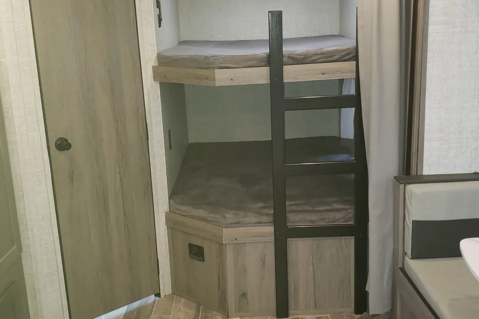 Christopher's RV Cottage